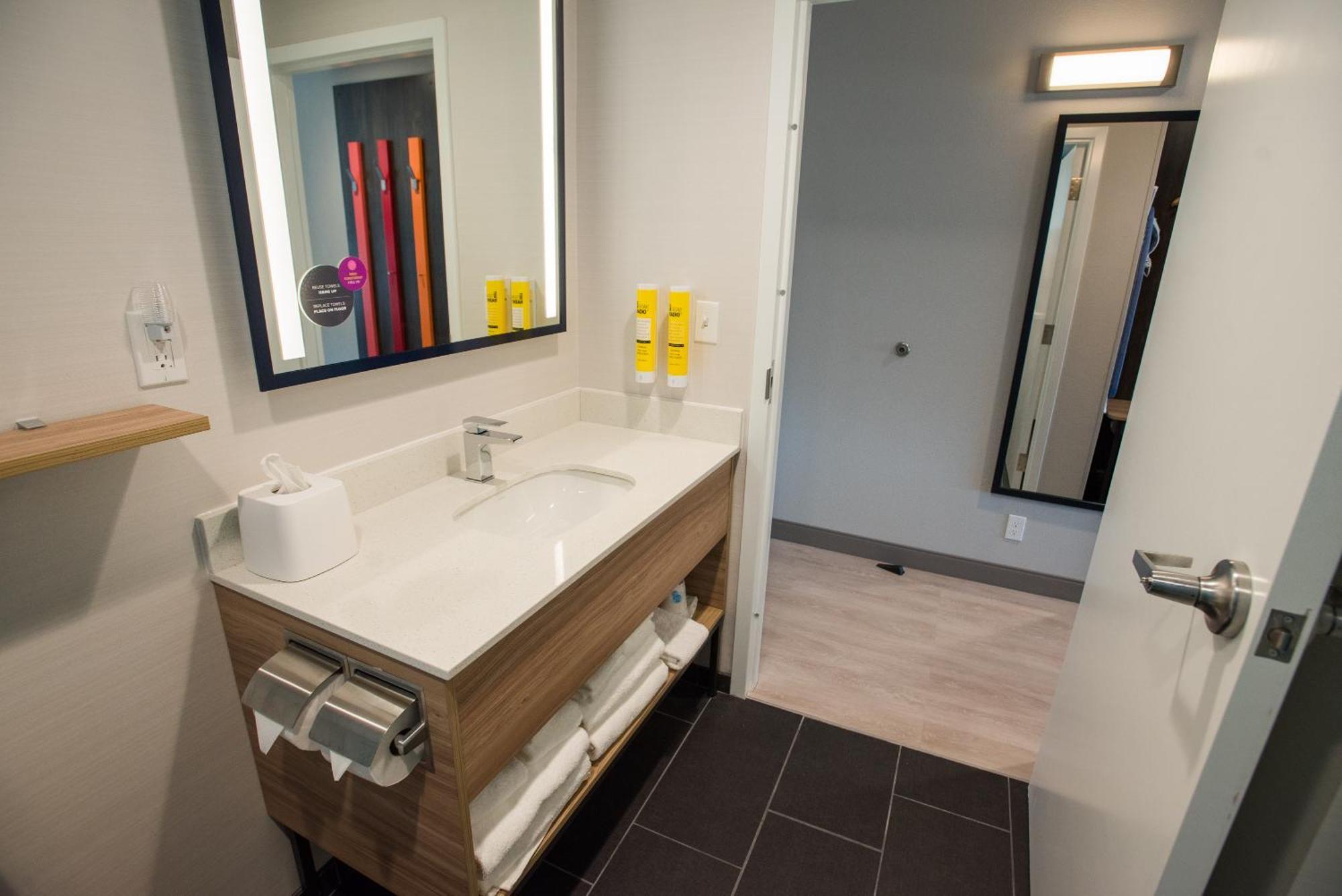 מלון Tru By Hilton Cedar Rapids Westdale מראה חיצוני תמונה